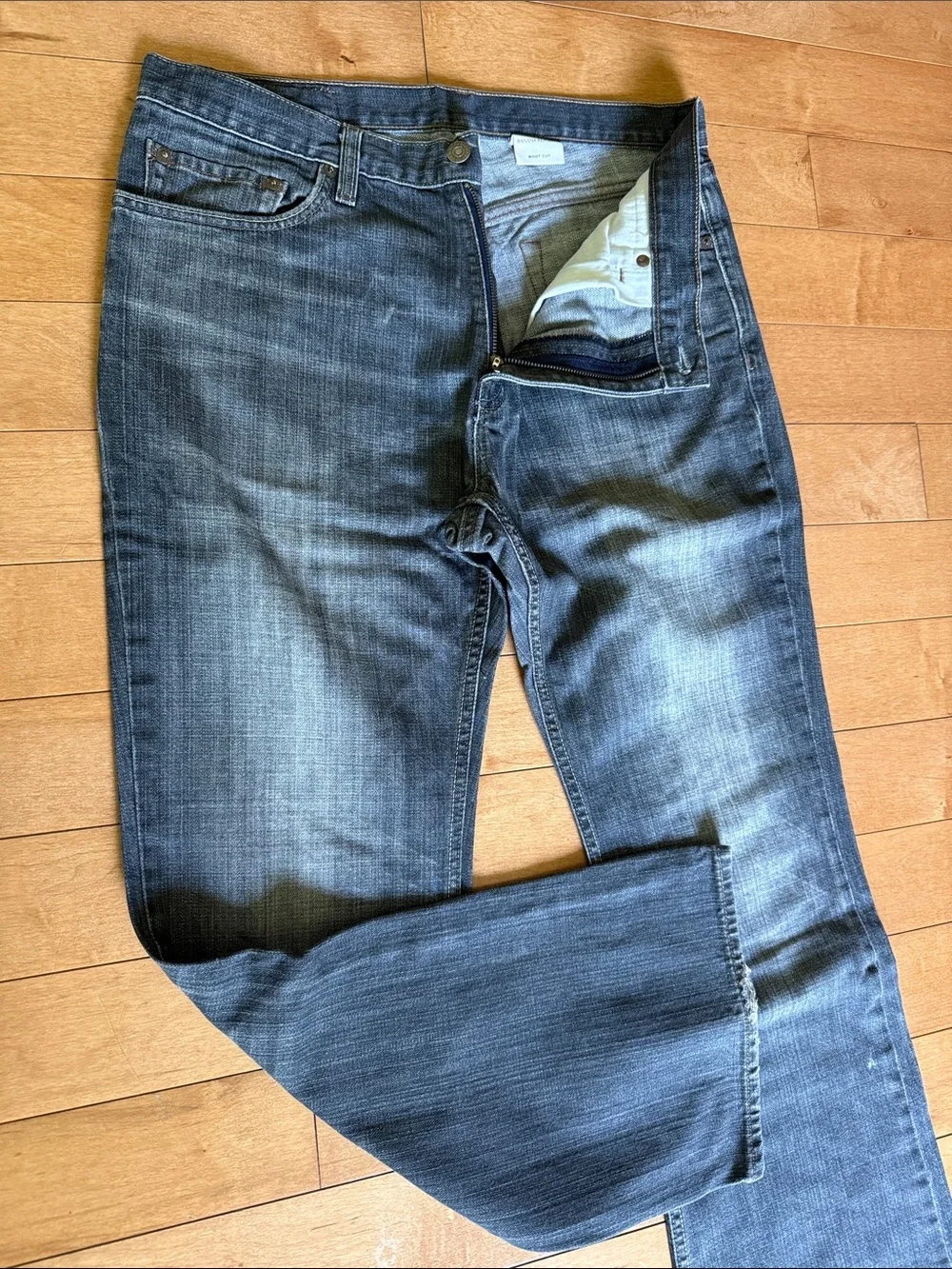 Banana Republic Men's Boot cut Straight Jeans in Faded Blue